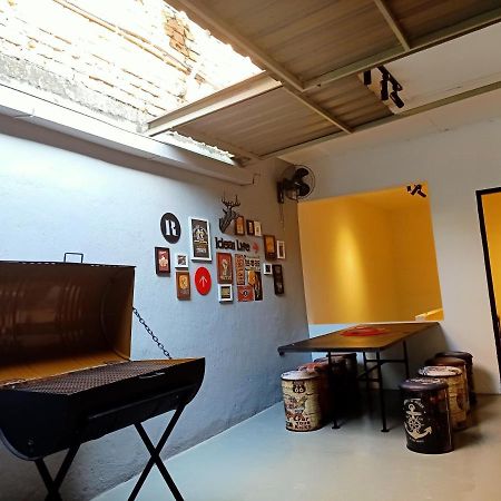 Cozy Homestay With Karaoke System & Pool Table Куала-Лумпур Екстер'єр фото