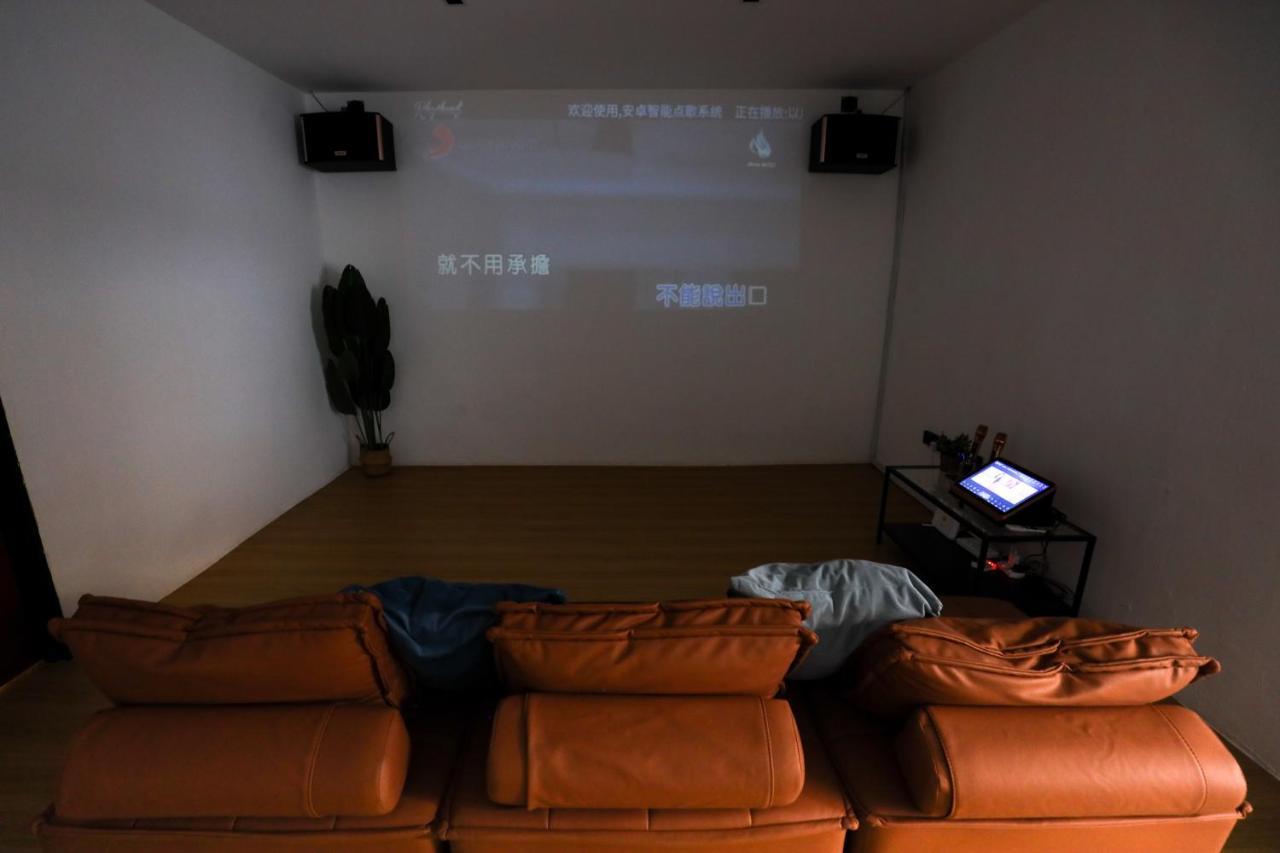 Cozy Homestay With Karaoke System & Pool Table Куала-Лумпур Екстер'єр фото
